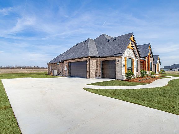 2nd image of 310 Waterfall Ranch Rd