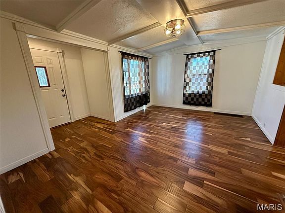 3rd image of 239 W Thomas St