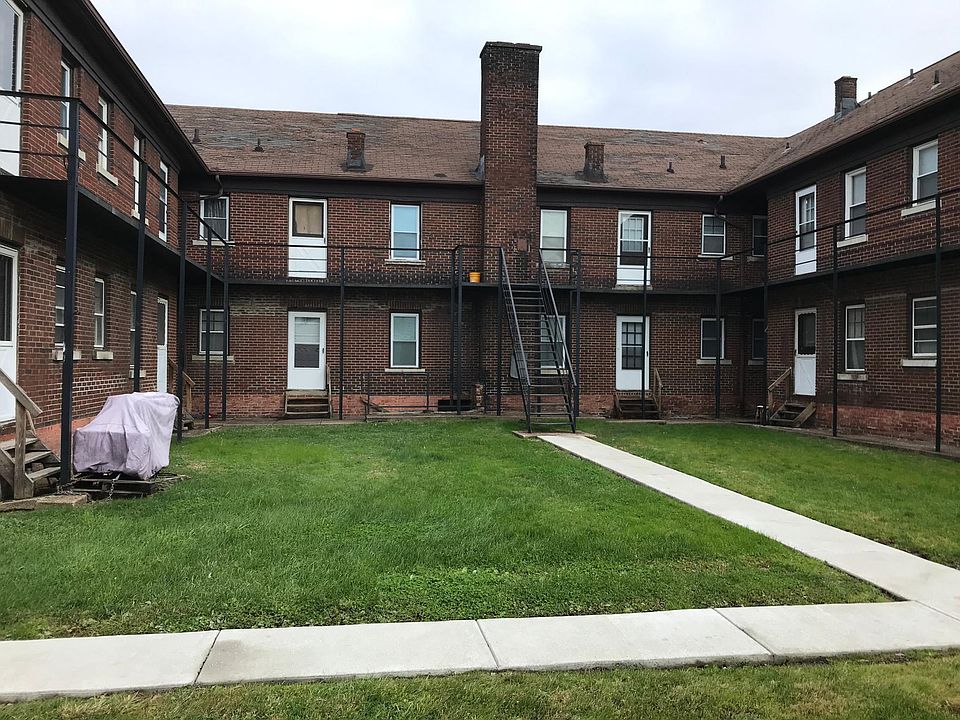 1st image of 422 Skillen St