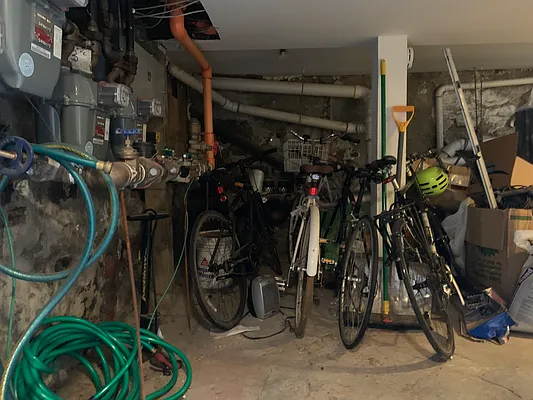 Rented by Compass | media 21