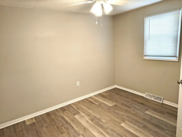 2220 Indiana Ave — Photo 13