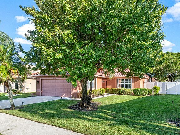 4th image of 7724 Stirling Bridge Boulevard N