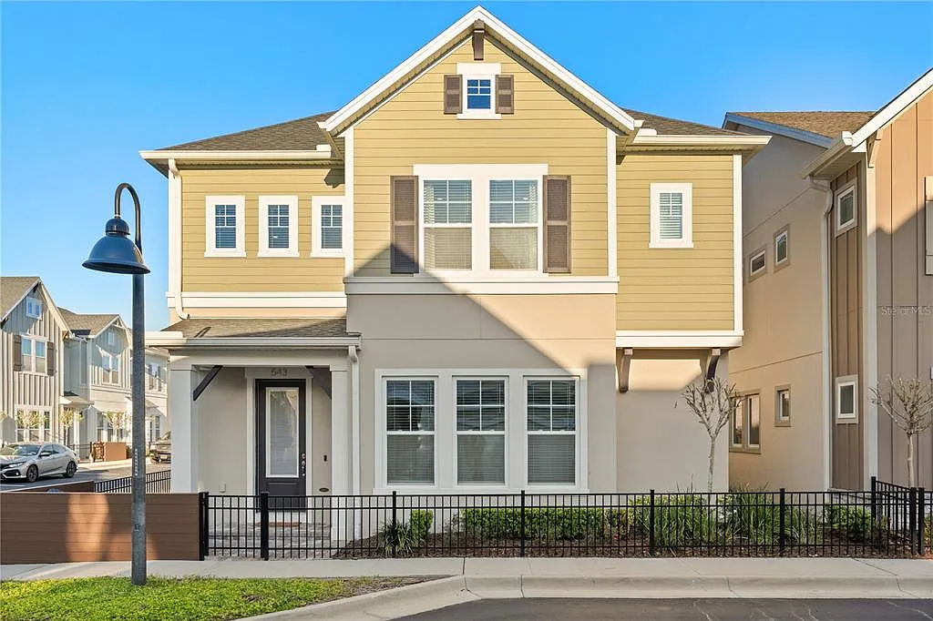 3 bed, 2.5 bath, 2776 sqft, $3,500 — Photo 1