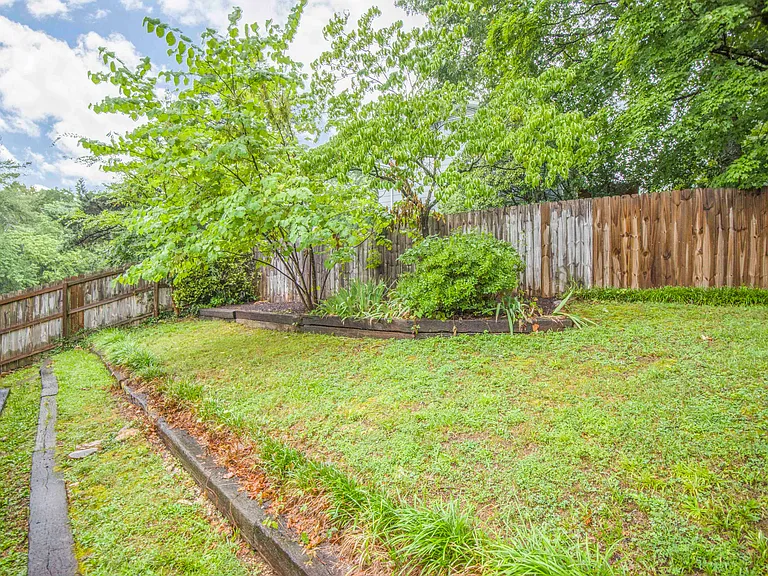 11144 Pleasant Forest Dr — Photo 53