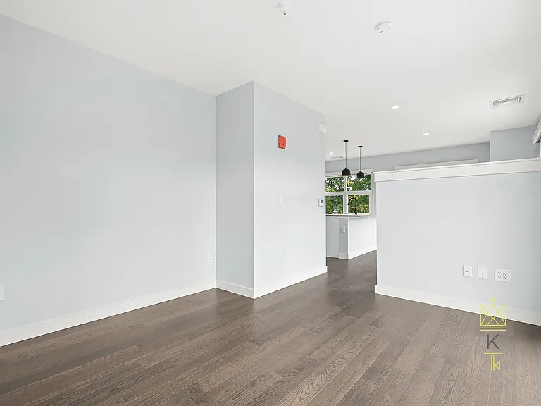 54 Auburn St #402 — Photo 4