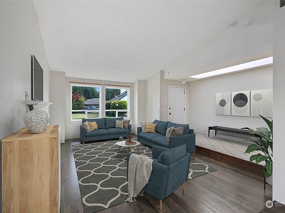 5th image of 5507 40th Court SE