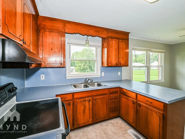 221 Tanglewood Dr — Photo 10