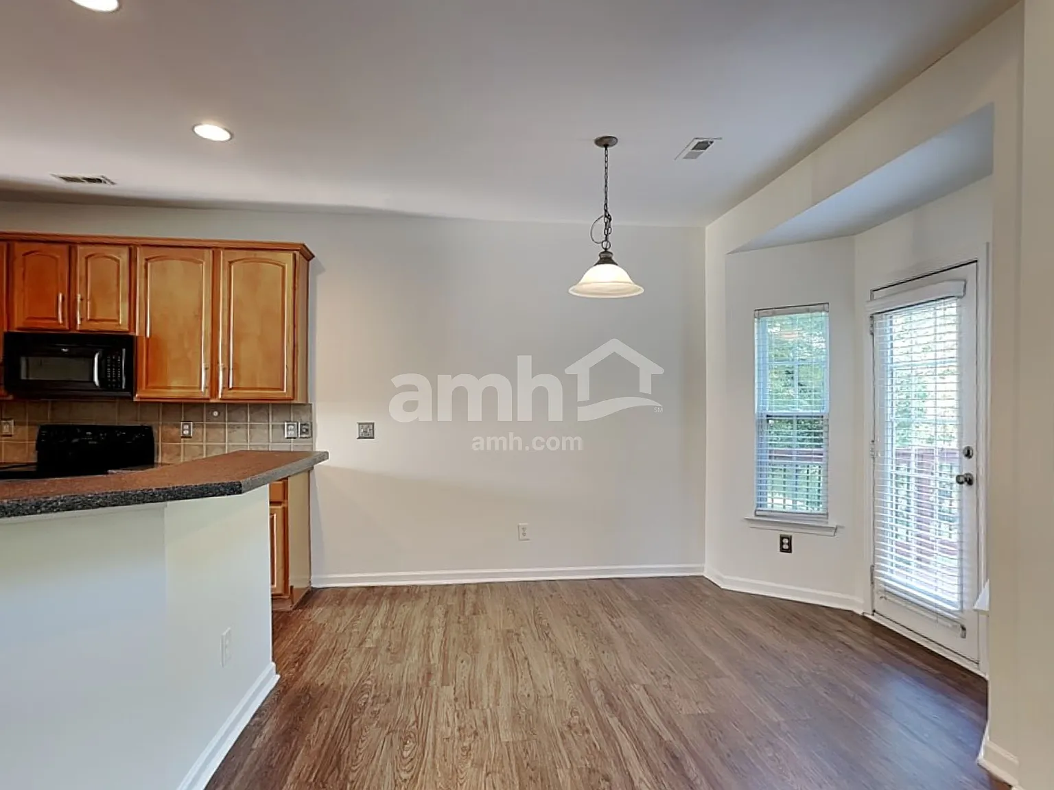 3 bed, 2.5 bath, 2186 sqft, $2,685 — Photo 4