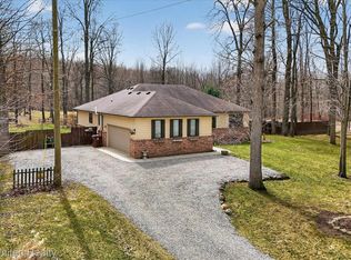 660 E Allen Rd, Howell, MI 48855