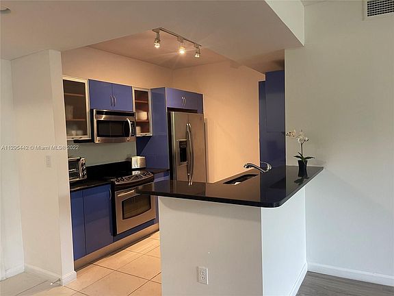 3rd image of 2775 NE 187th St APT 212