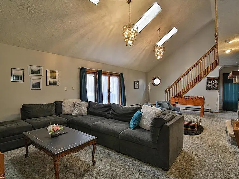 267 Brier Crest Rd — Photo 1