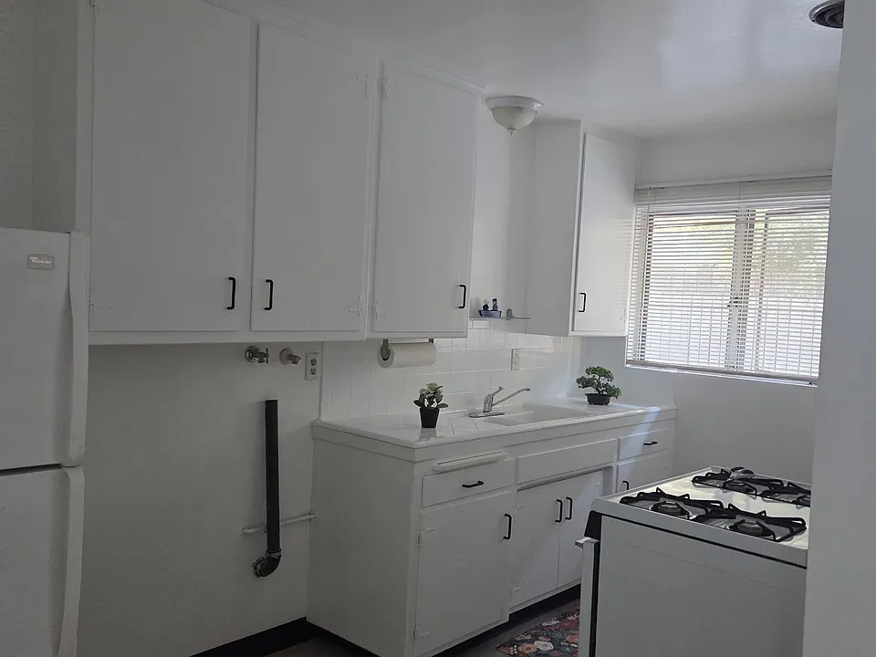 67 S Daisy Ave #3