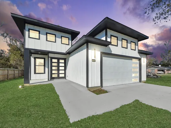 316 E Oakdale St, Dayton, TX 77535