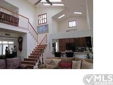 5th image of 909 Broadmoor Dr