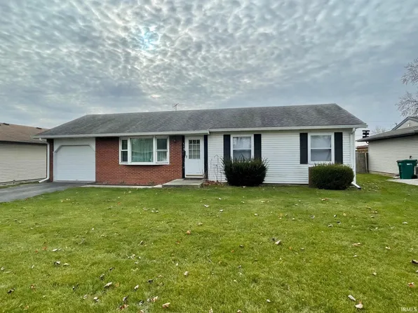 415 E Adams St, Flora, IN 46929
