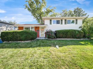 445 S Yale Ave, Addison, IL 60101