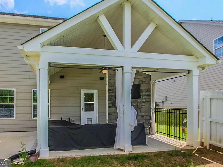 110 Ashton Pl — Photo 4