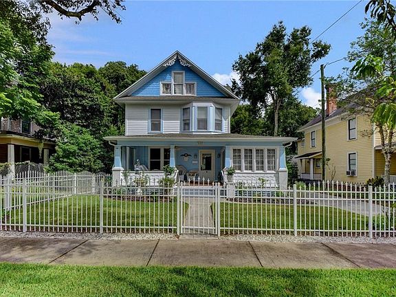 2nd image of 233 W Rich Ave