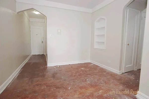 Rented by Norman Raindel, LREB | media 5