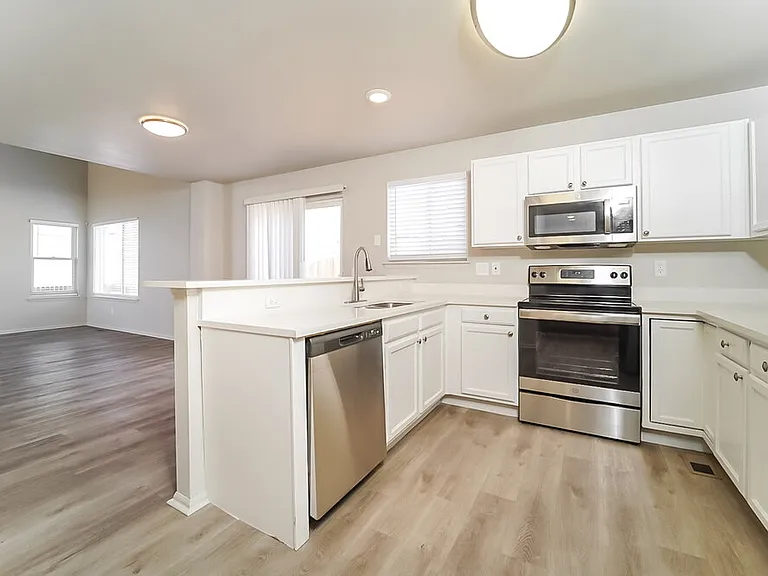 5924 S Wenatchee St — Photo 9