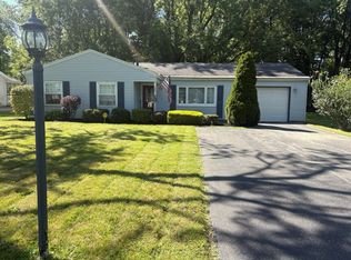 905 Clarksville Rd, Hermitage, PA 16148