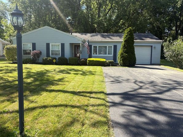 905 Clarksville Rd