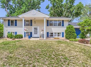 6949 Brunswick Ave N, Brooklyn Park, MN 55429