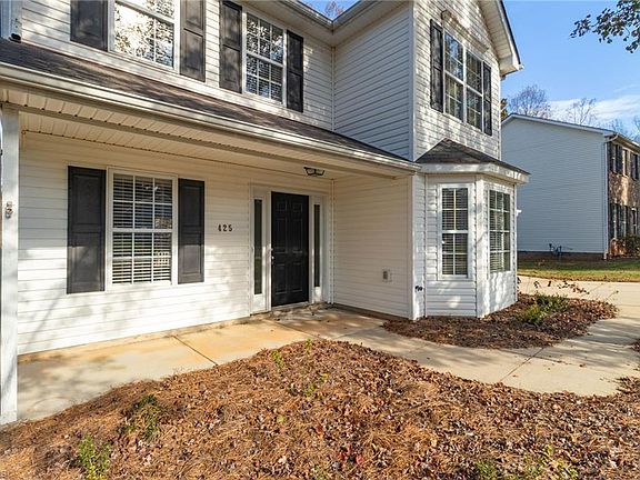 3rd image of 425 Rockbridge Dr