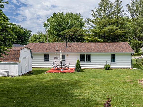 5th image of 459 W Hickory Dr