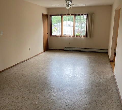 2nd image of 135 Albany Ave #2