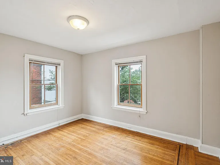 2116 Walnut St #3R — Photo 9