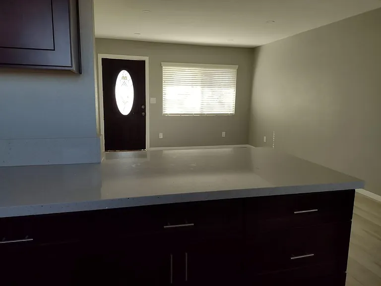 1551 Riverside Dr — Photo 7