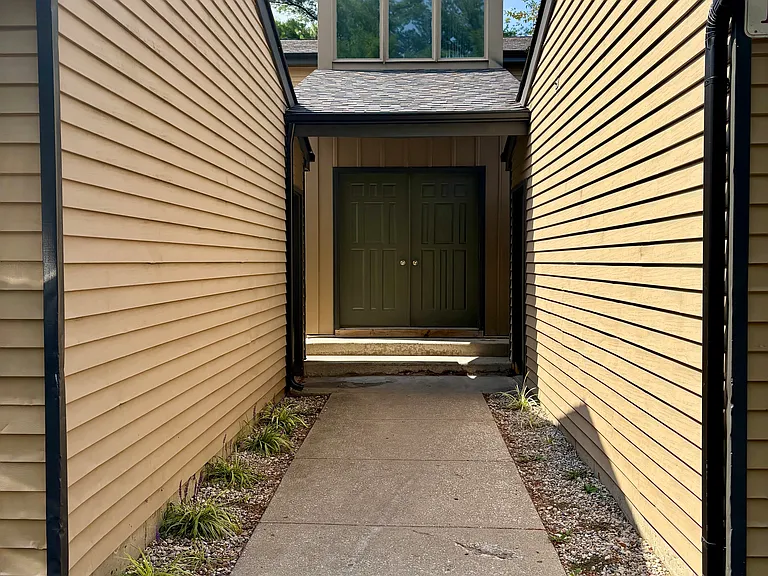 Evergreen Ridge Apartments — Photo 2