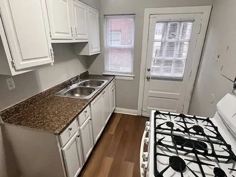 44th Street Apts. — Photo 27