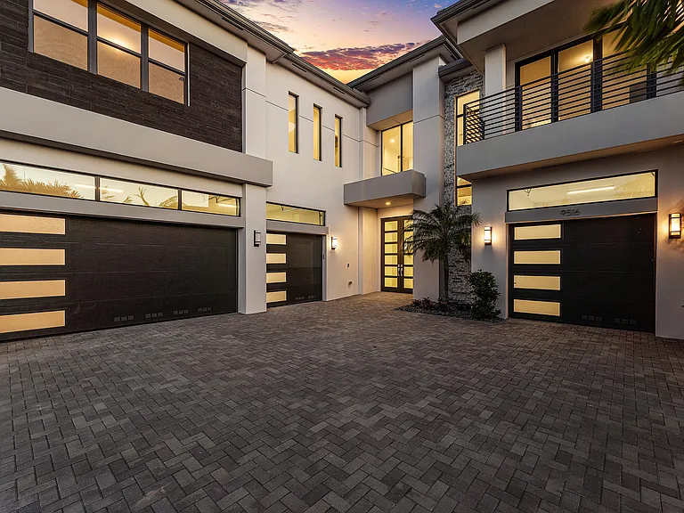 9516 Riverside Park Dr — Photo 66