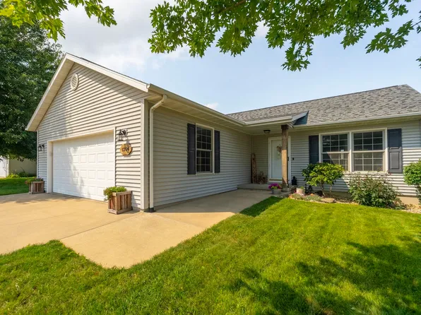 1204 Robertson Rd, Waverly, IA 50677