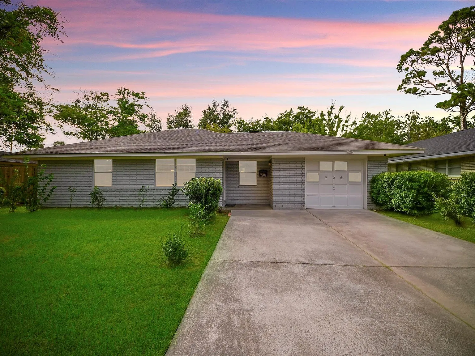3 bed, 2.0 bath, 1677 sqft, $1,900 — Photo 4