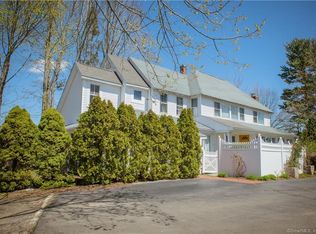 24 Cedar St, Branford, CT 06405