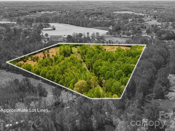 635 E Sanders Rd, Shelby, NC 28150