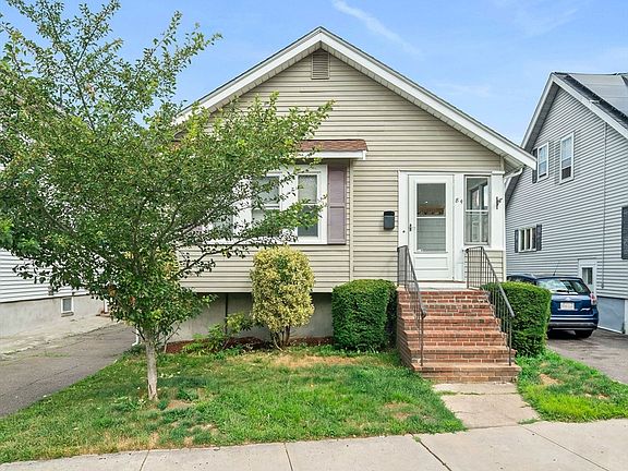 2nd image of 84 Alstead St