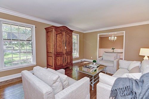 3rd image of 6908 Queensberry Dr