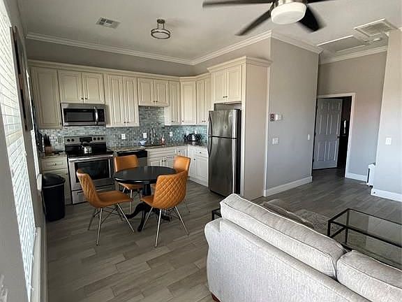 2nd image of 1015 Bluewater Dr #4