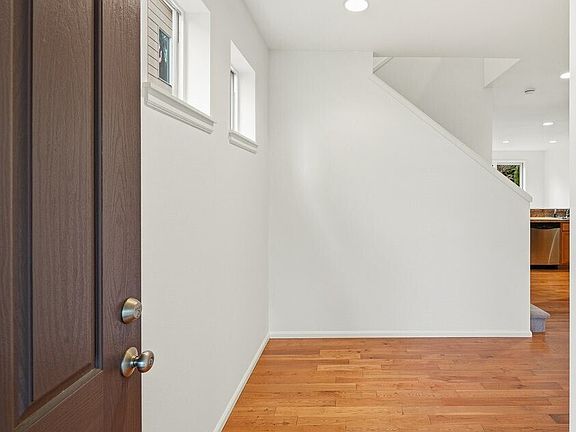 3rd image of 9522 25th Drive SE
