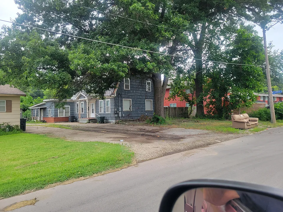 1900 S Pine St