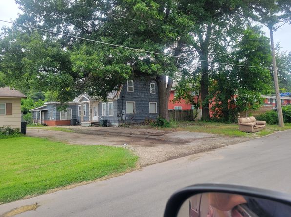 1900 S Pine St