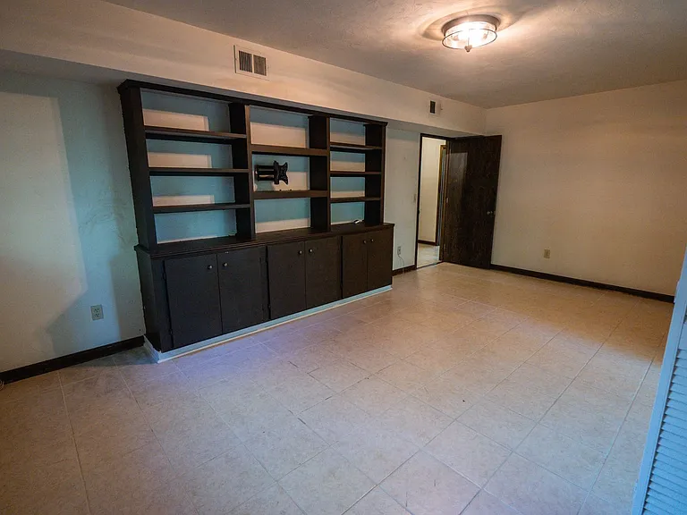 3322 Robinhood Rd — Photo 35