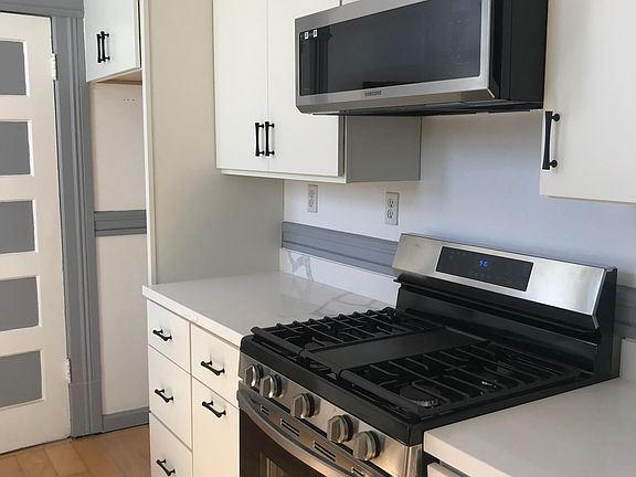 3rd image of 123 Carl St APT 305