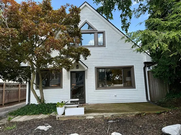 5617 Putnam Dr, West Bloomfield, MI 48323