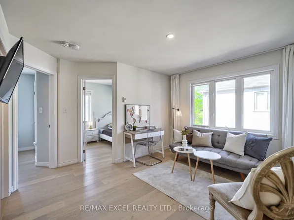 5 Bloom St, Markham, ON L6B 0Z7