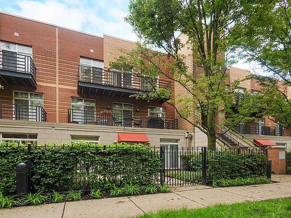 2nd image of 1033 E 46th St APT 303